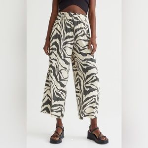 NWOT H&M Pull On Drawstring Pants Animal Print Size Small